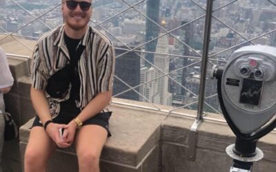 WHO CARES WHAT COLOUR UNDIES YOU HAVE OR SOCKS YOU PUT ON FIRST